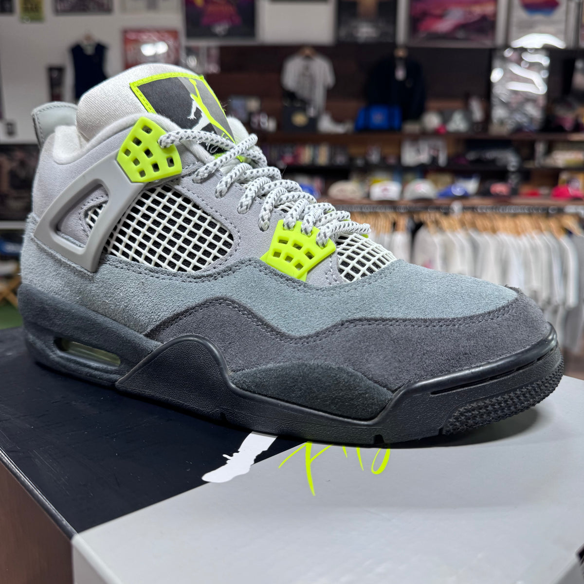 Jordan 4 'Neon 95' Size 8