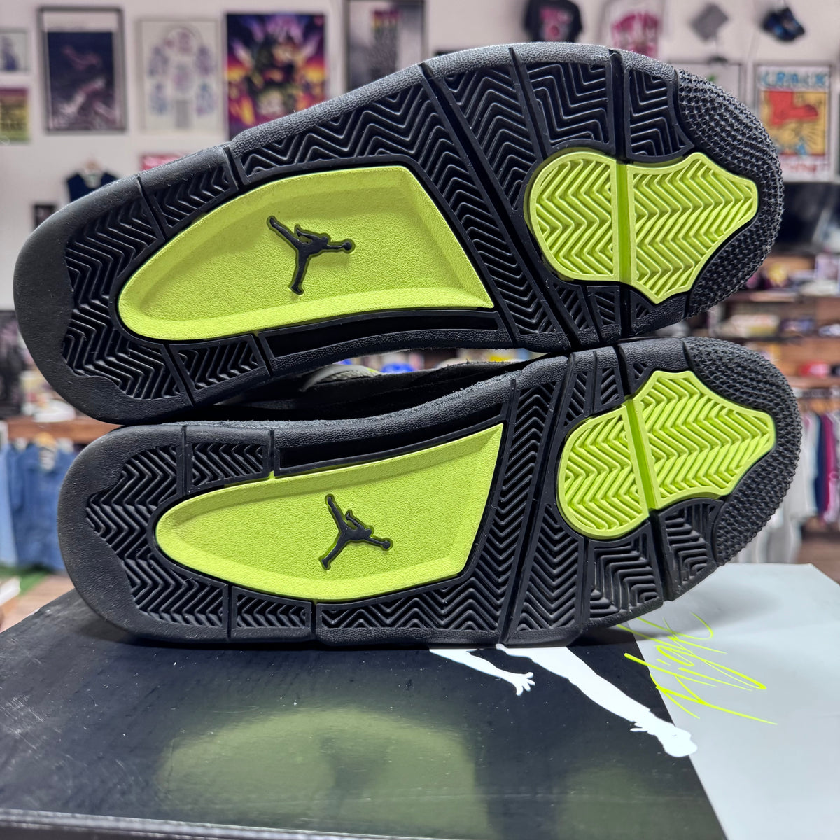 Jordan 4 'Neon 95' Size 8