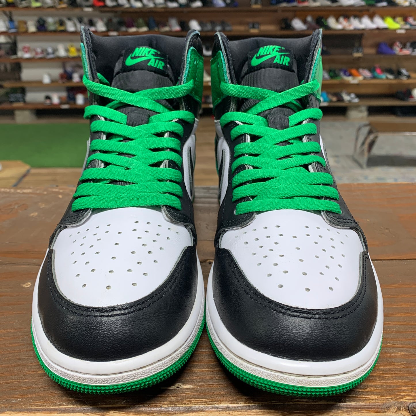 Jordan 1 'Lucky Green' Size 10