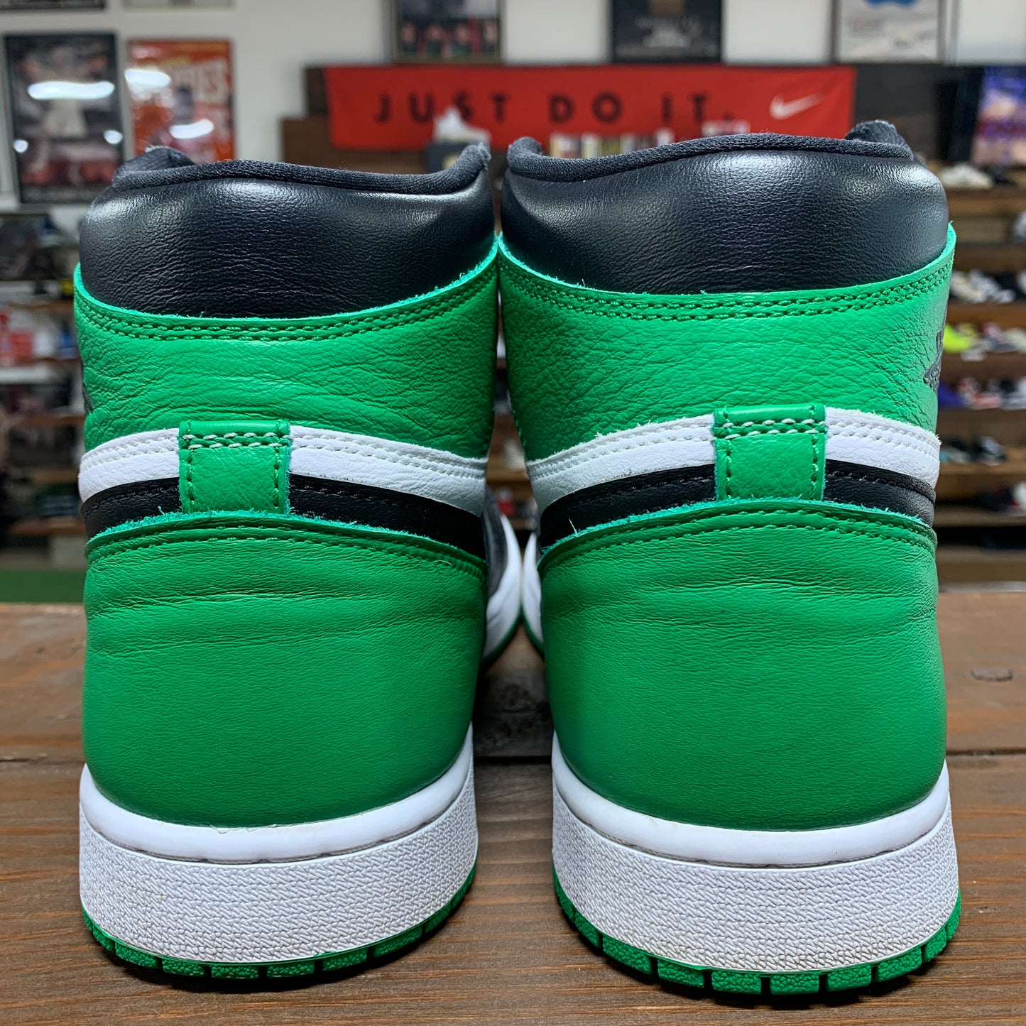 Jordan 1 'Lucky Green' Size 10