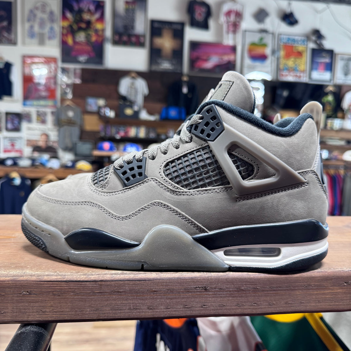 Jordan 4 'Cave Stone' Size 8