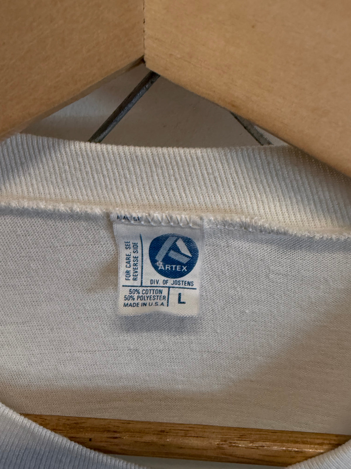 Vintage 80's University of Hawaii Crest Logo Collegiate Tee Size Large
