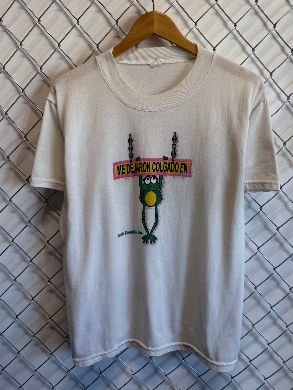 Vintage Frog They Left Me Hanging Spanish Graphic Cartoon Tee Size Large