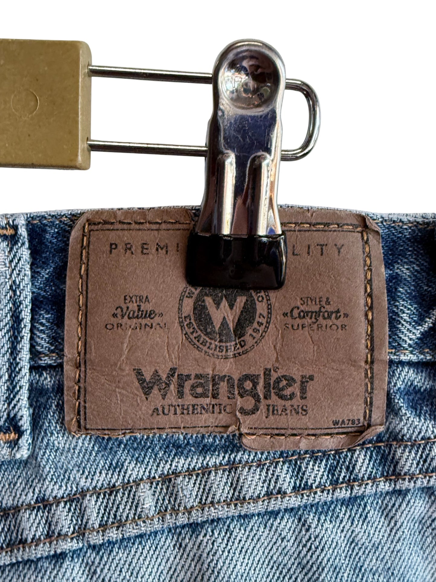 Vintage Wrangler Light Wash Distressed Denim Jeans Size 32x32