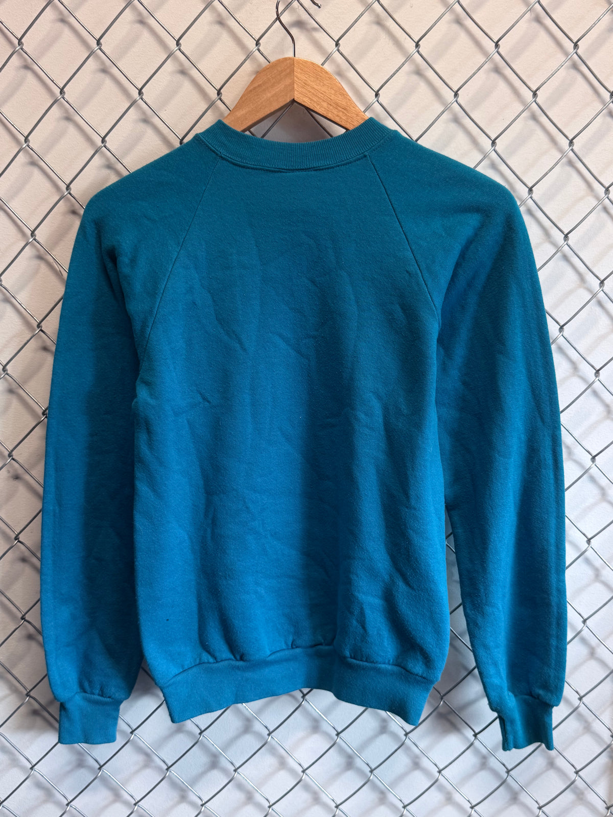 Vintage 90's Montana Lone Wolf Nature Crewneck Sweater Size Small