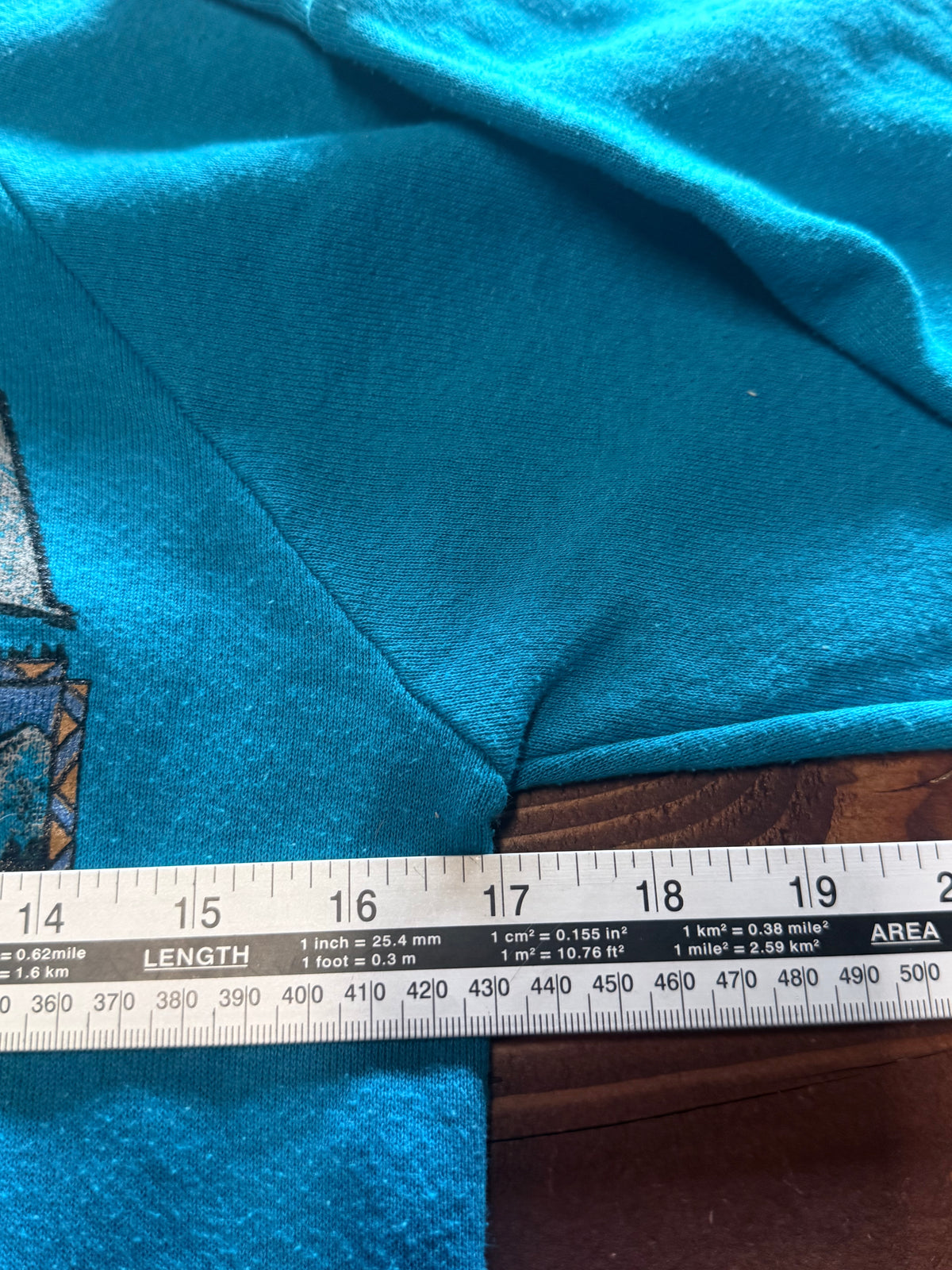 Vintage 90's Montana Lone Wolf Nature Crewneck Sweater Size Small