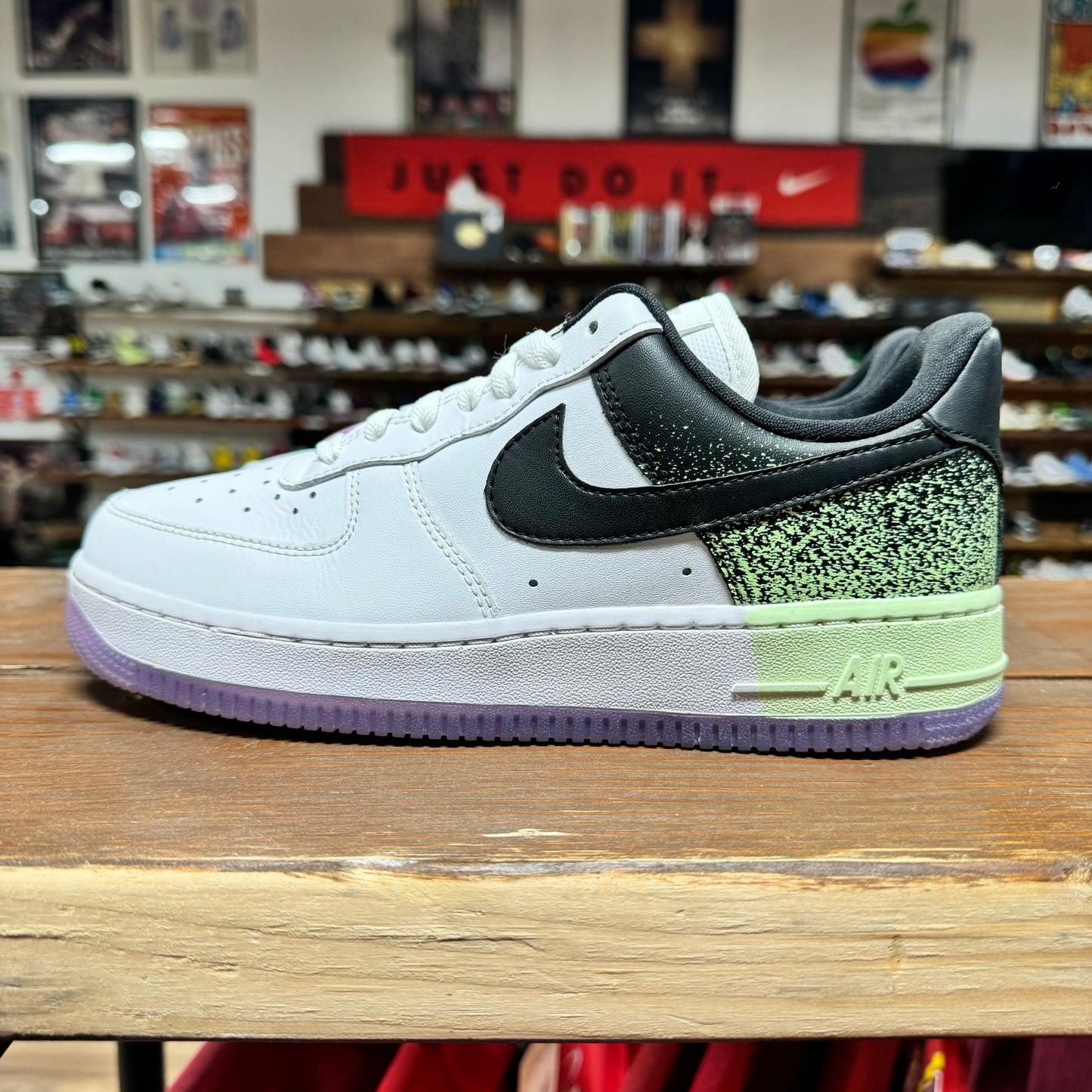 Nike AF1 Low 'Splatter' Size 7W