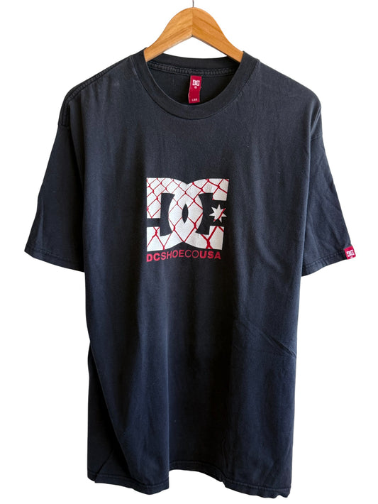 Vintage Y2K DC Shoe Skate Graphic Tee Size Large