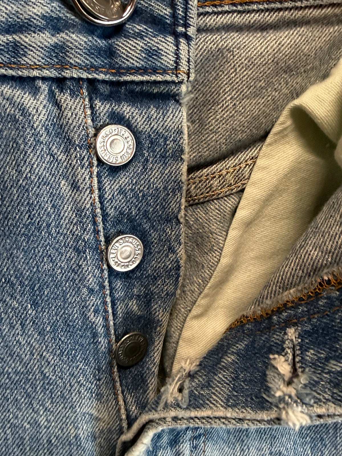 Vintage Levi's Thrashed 501 Distressed Denim Jeans Size 30x31