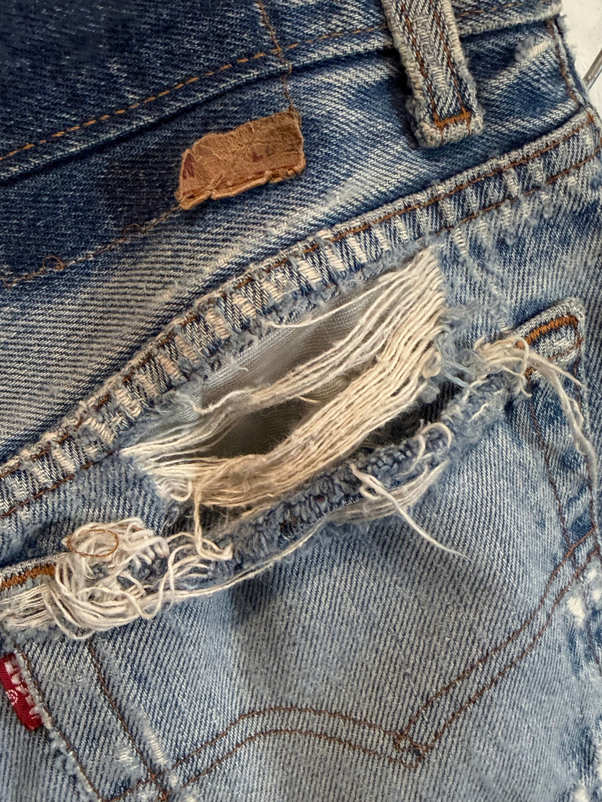 Vintage Levi's Thrashed 501 Distressed Denim Jeans Size 30x31