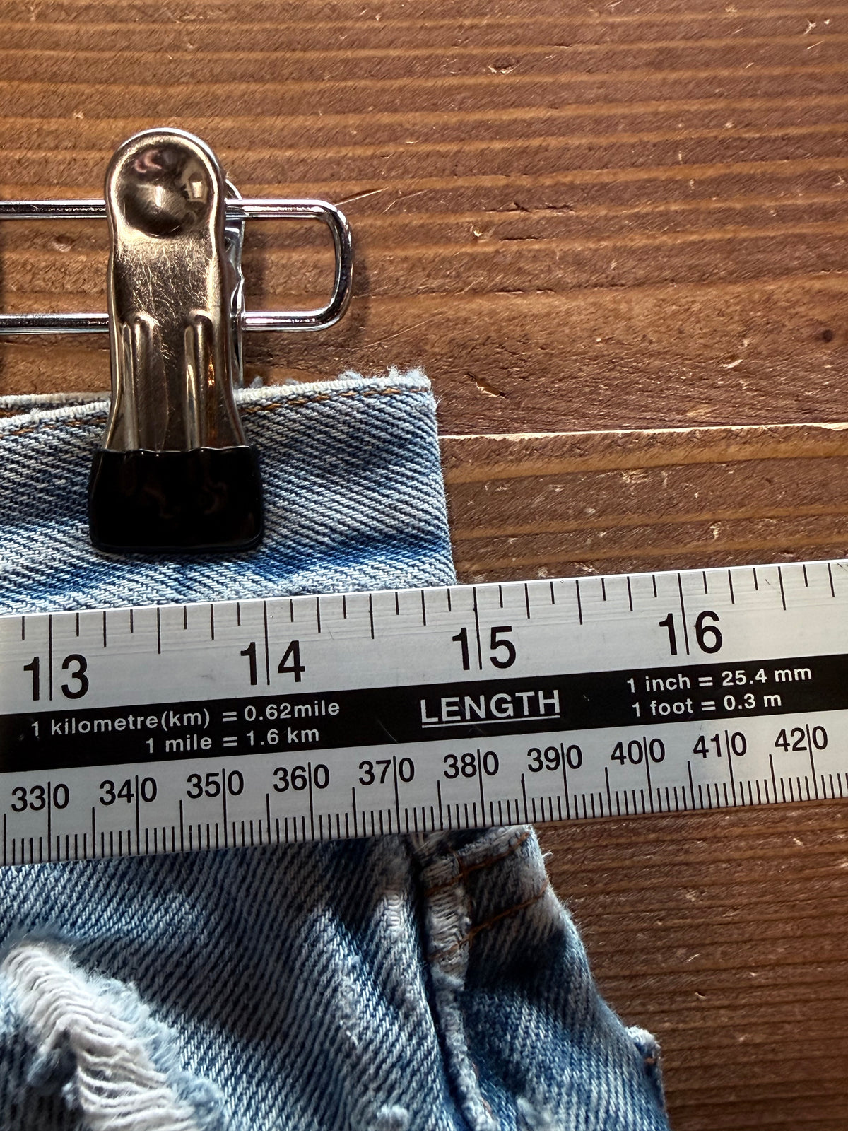 Vintage Levi's Thrashed 501 Distressed Denim Jeans Size 30x31
