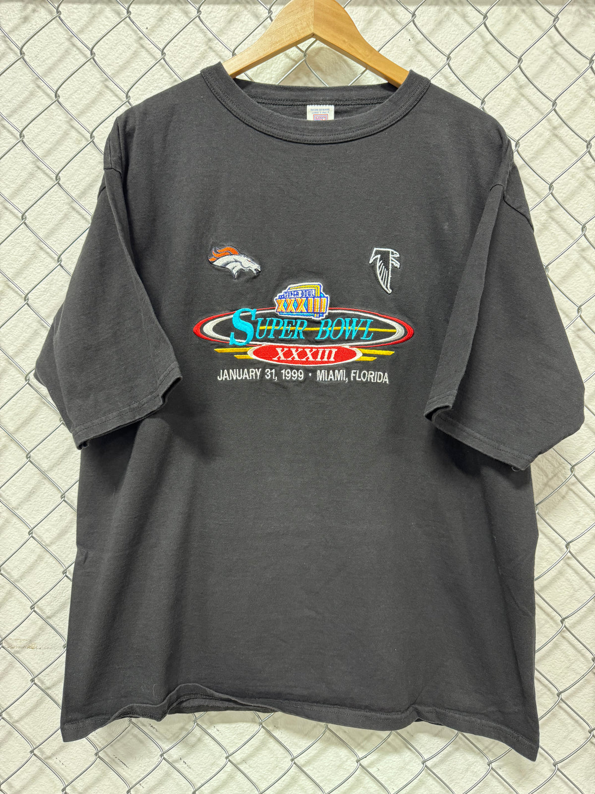 Vintage 1999 Super Bowl 33 Broncos Falcons NFL Graphic Tee Size XL