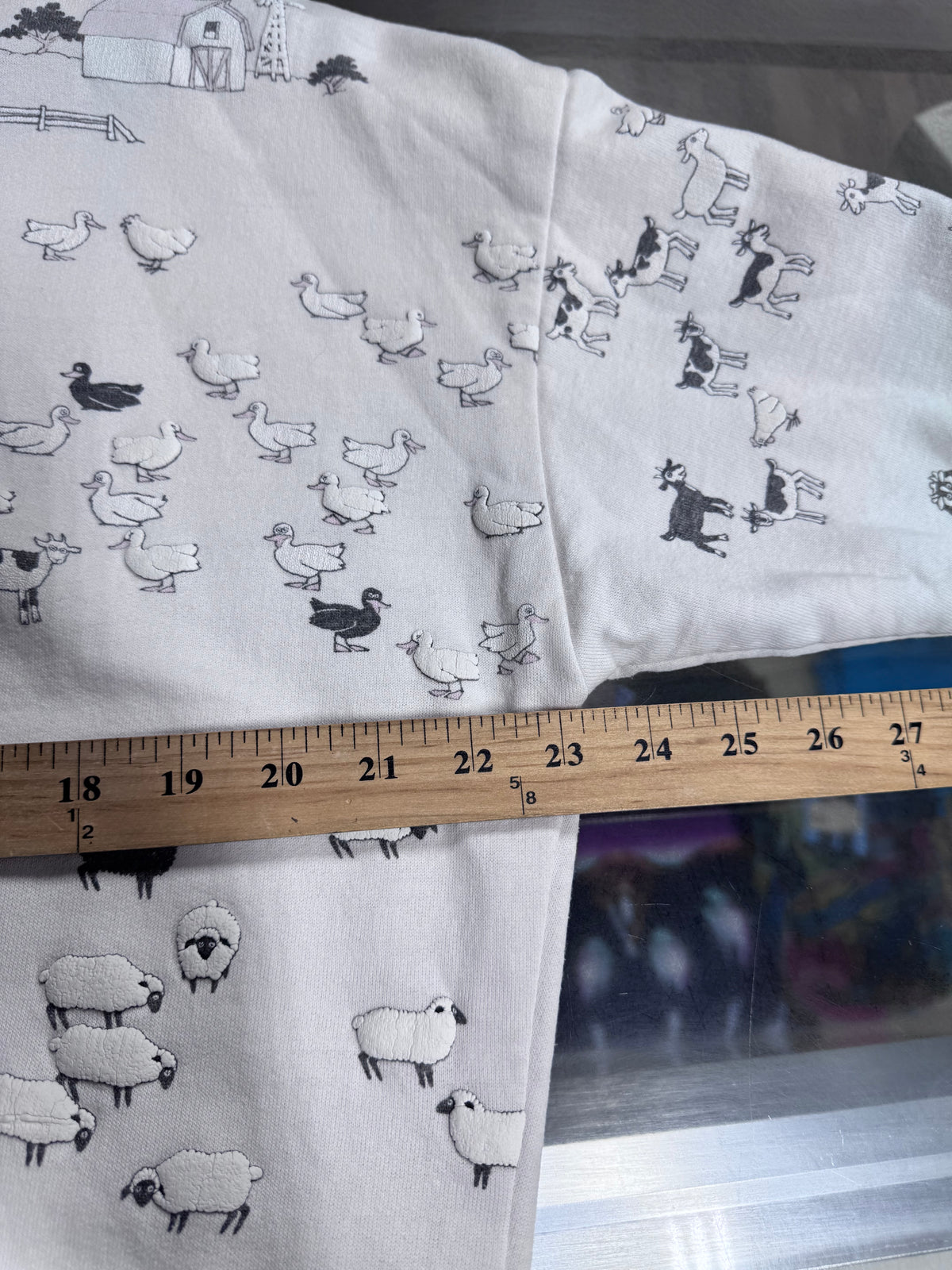 Vintage 90's Farm Animals All Over Print White Crewneck Sweater Size XL