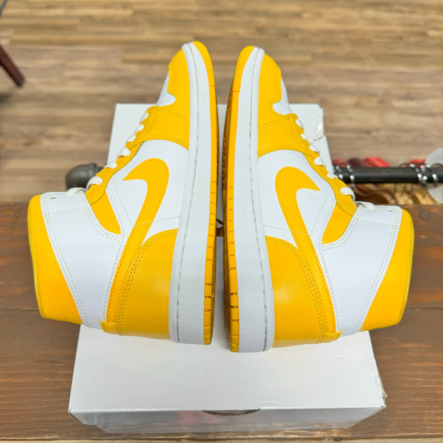 Jordan 1 Mid 'White University Gold' Size 8.5W