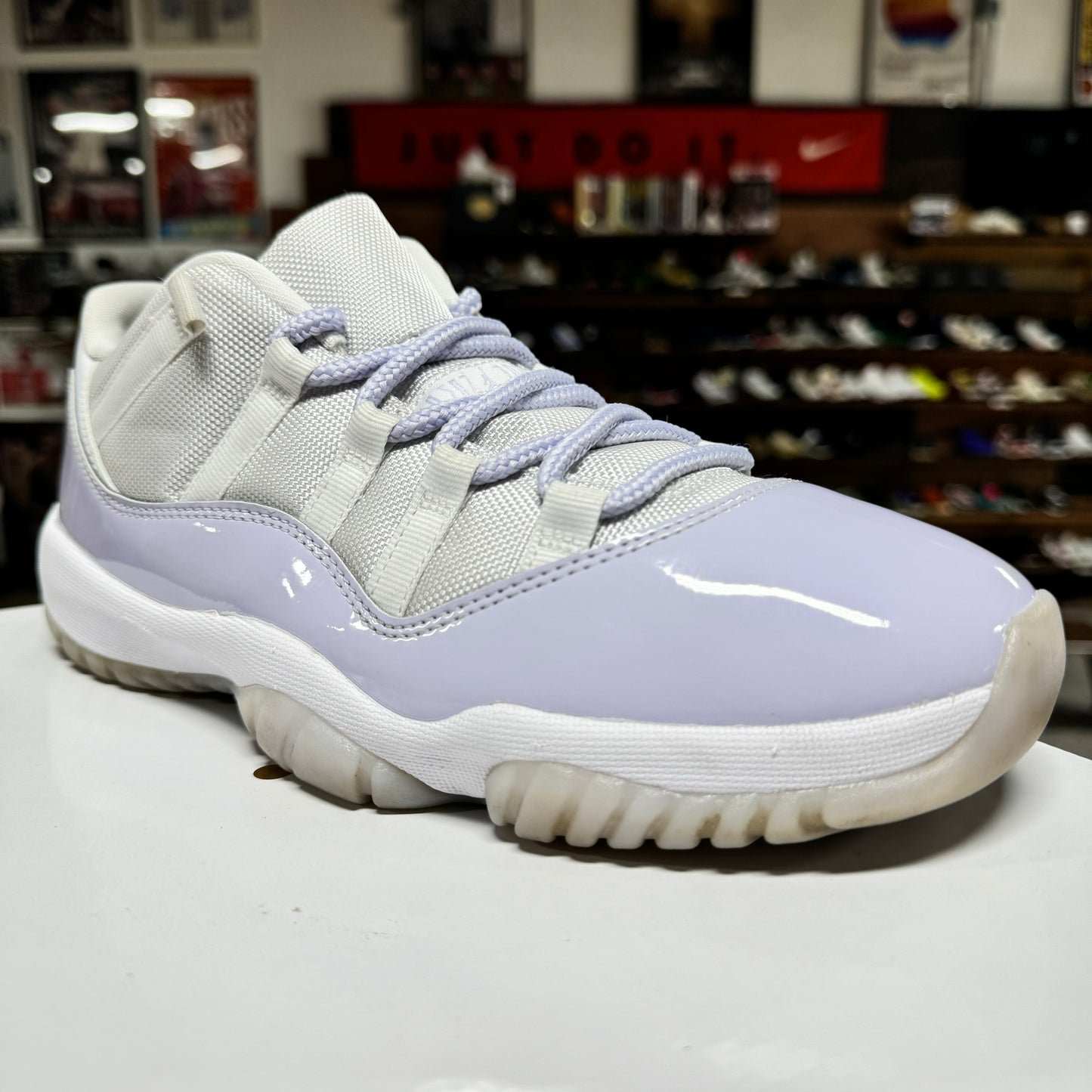 Jordan 11 Low 'Pure violet' Size 9.5W/8M