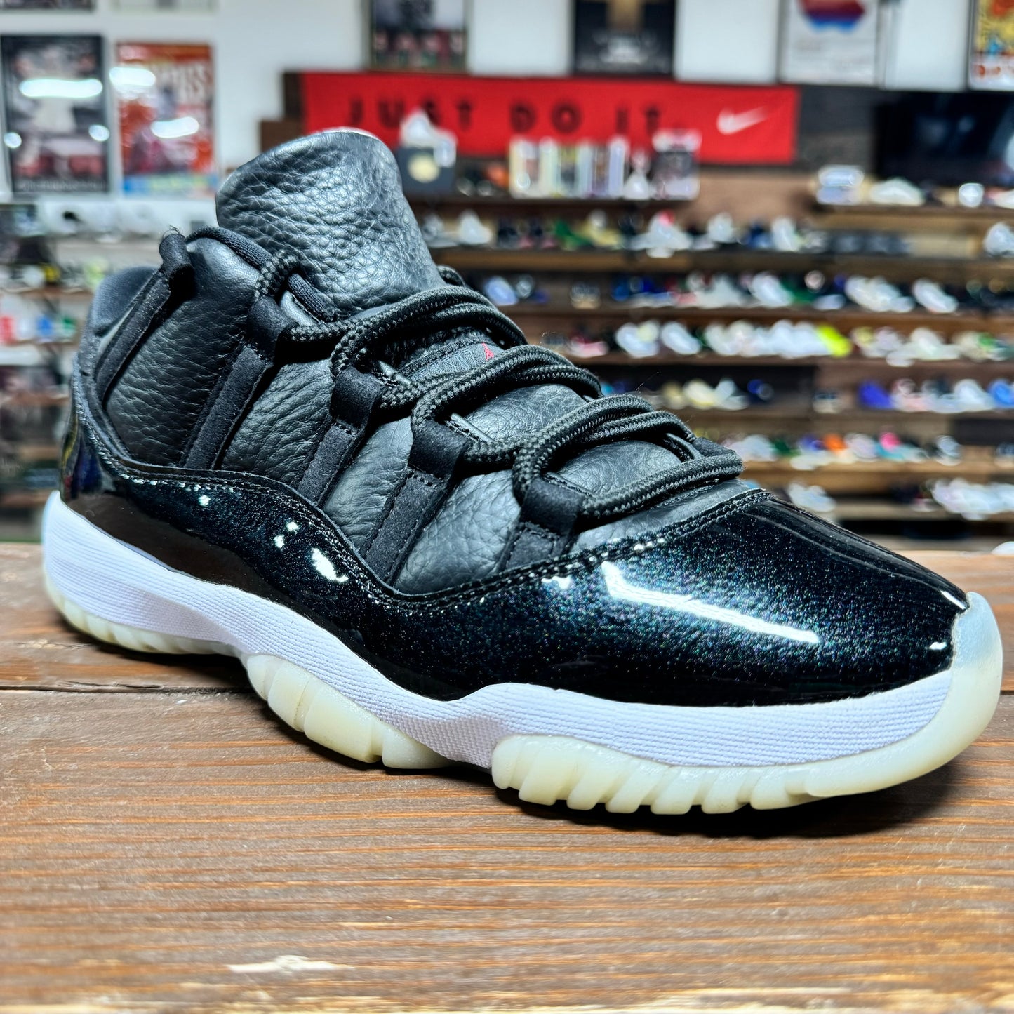 Jordan 11 Low '72-10' Size 8