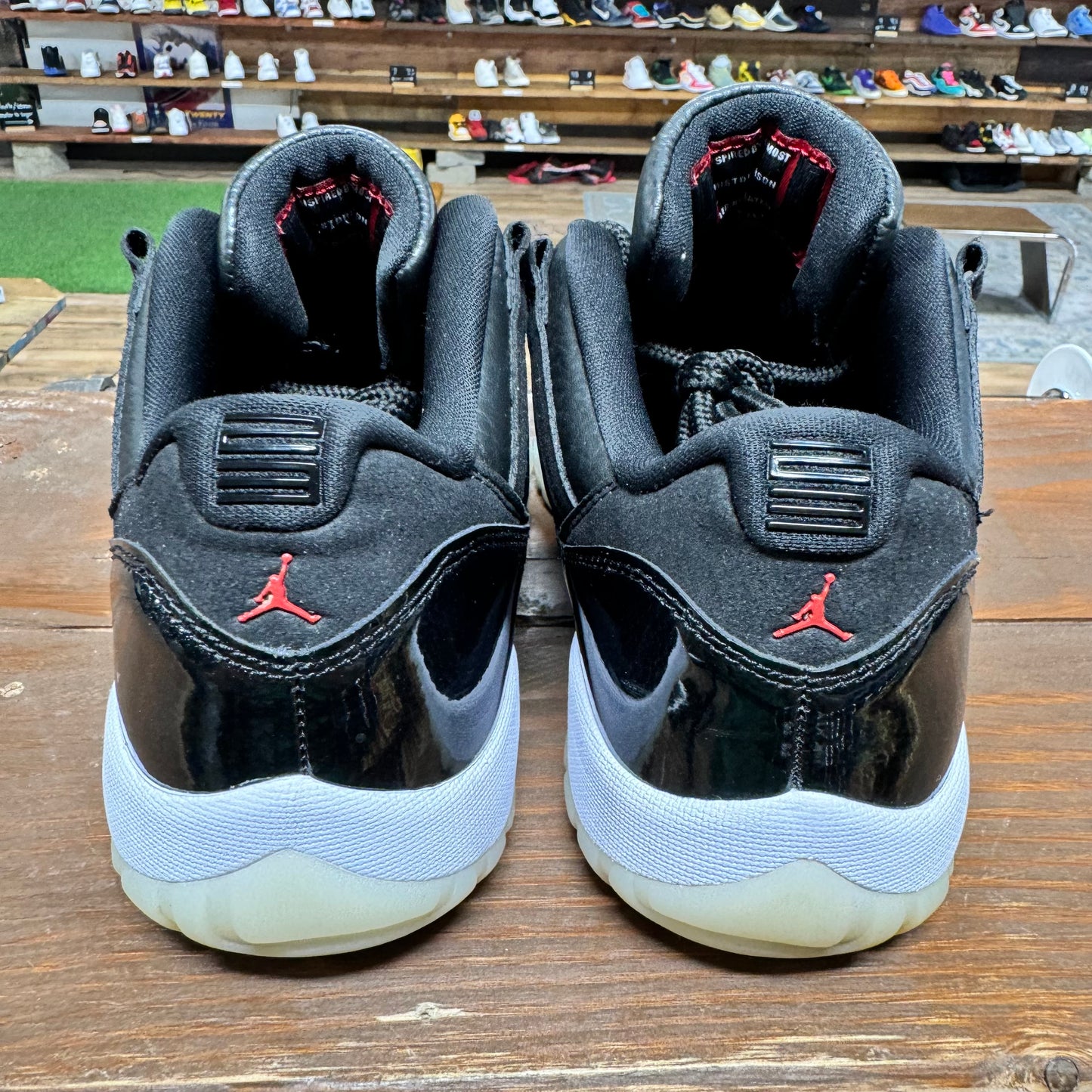 Jordan 11 Low '72-10' Size 8