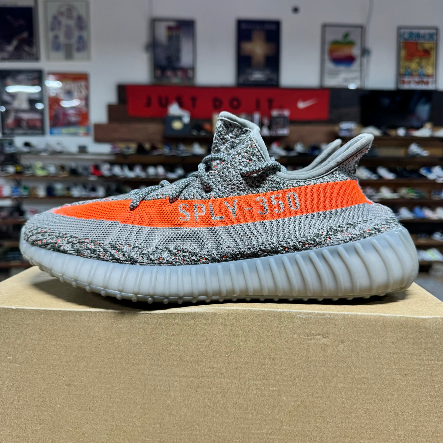 Yeezy 350 v2 'Beluga Reflective' Size 10.5