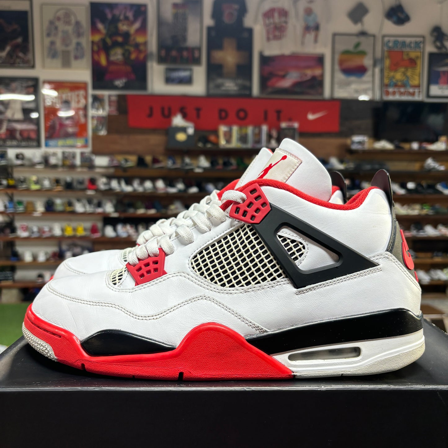 Jordan 4 'Fire Red' Size 13