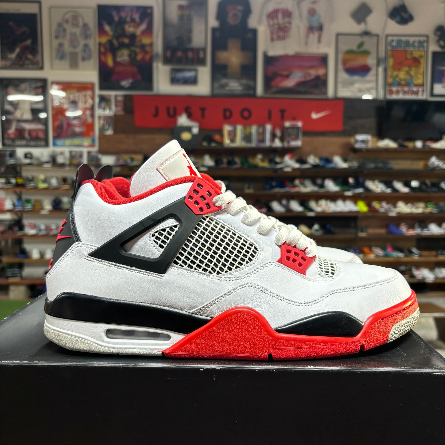 Jordan 4 'Fire Red' Size 13