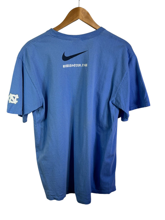 Vintage 00's Nike North Carolina Girls Soccer Camp Graphic Tee Size Medium