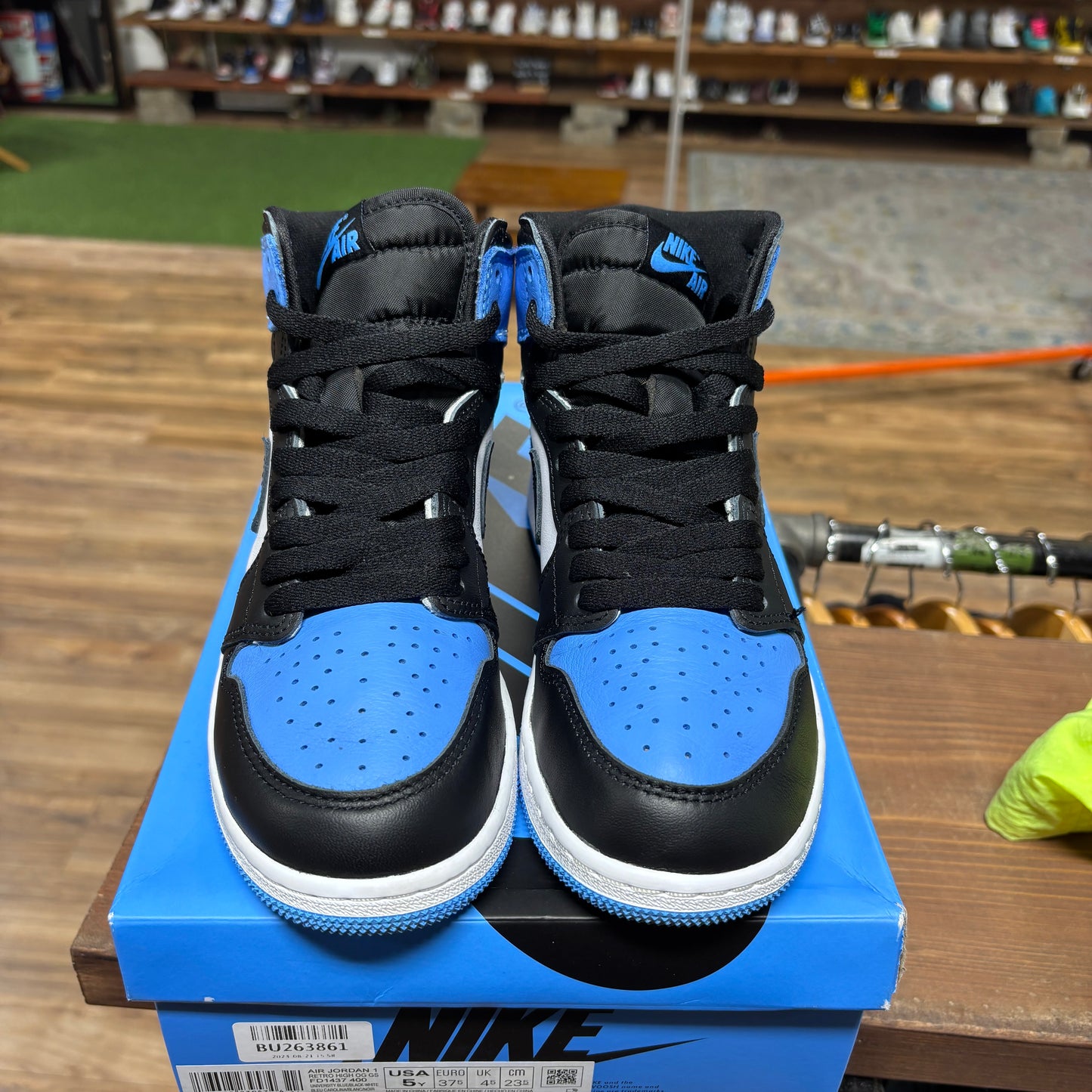 Jordan 1 'UNC Toe' Size 5Y