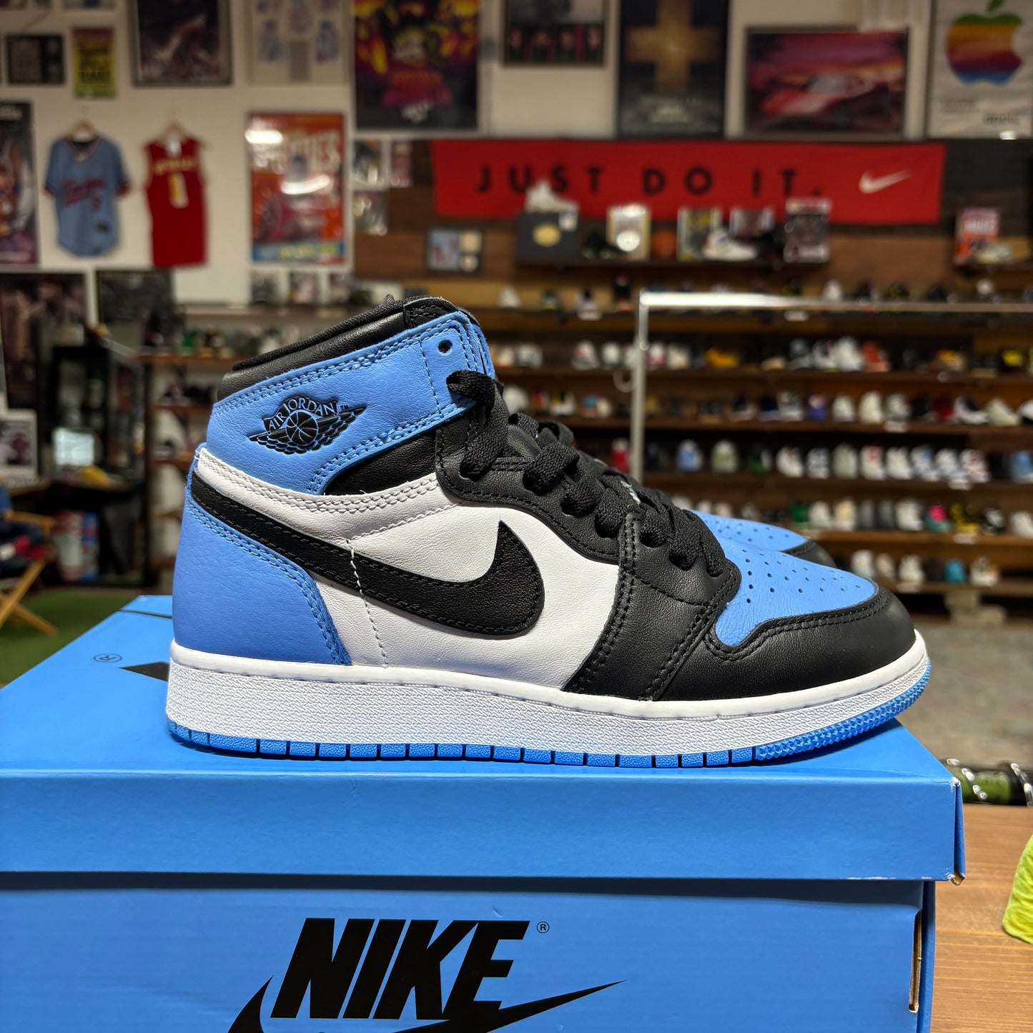 Jordan 1 'UNC Toe' Size 5Y