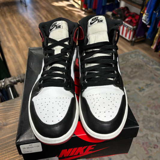 Jordan 1 'Black Toe' Size 10.5