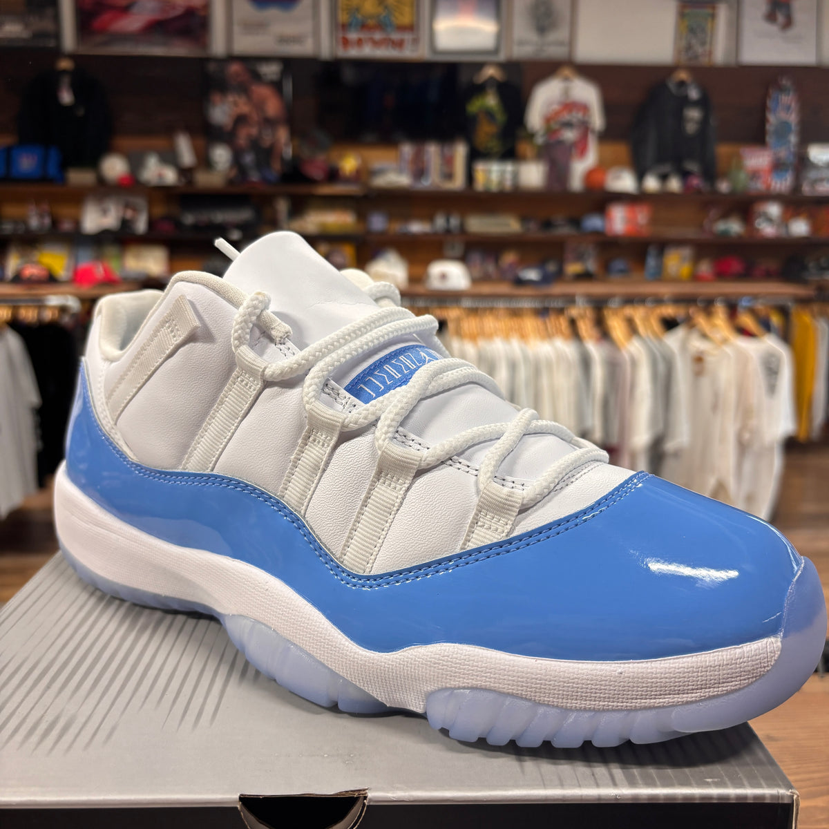 Jordan 11 Low 'UNC' Size 10.5