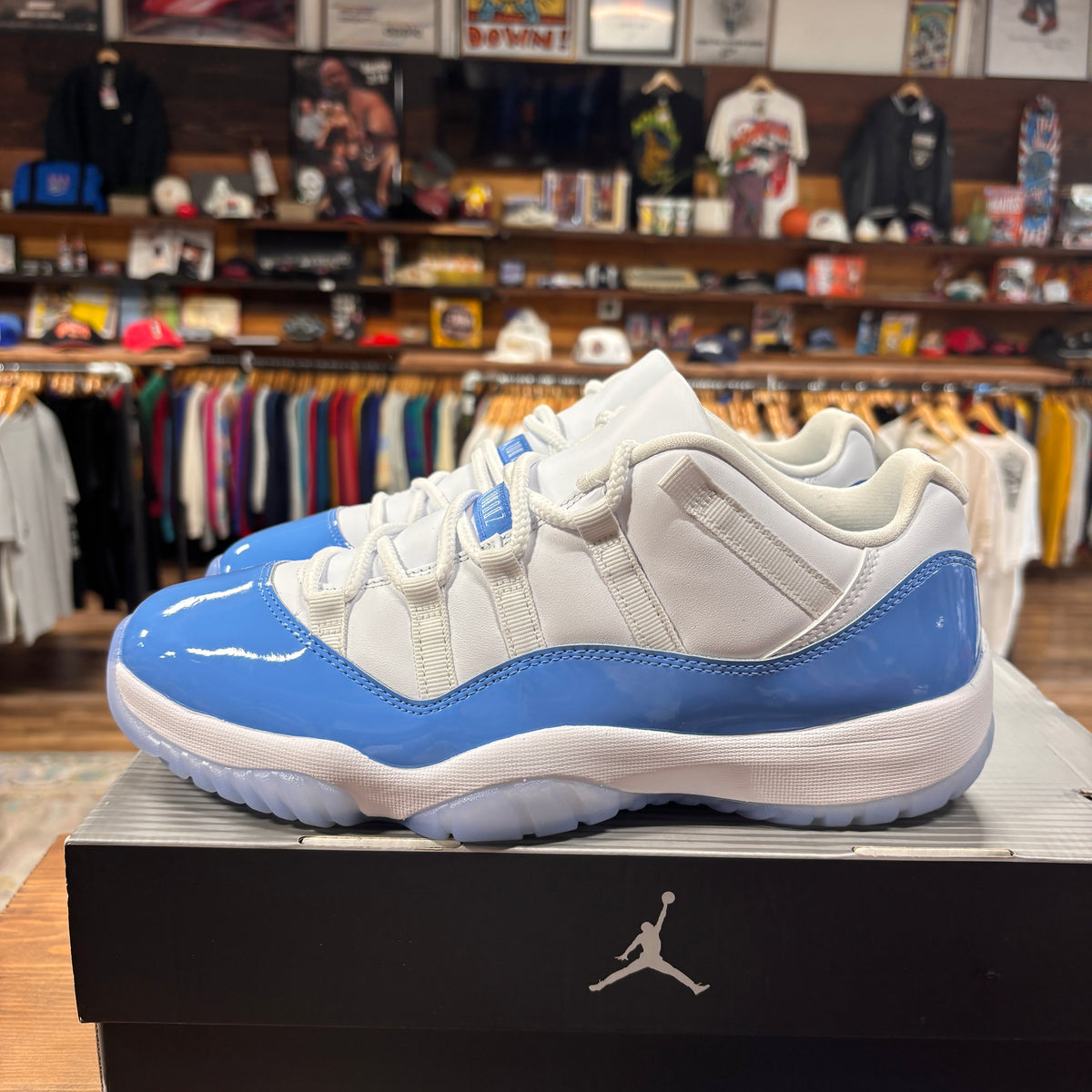 Jordan 11 Low 'UNC' Size 10.5