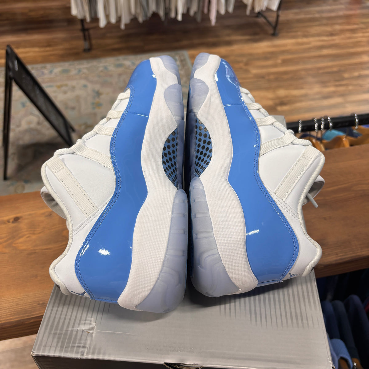 Jordan 11 Low 'UNC' Size 10.5