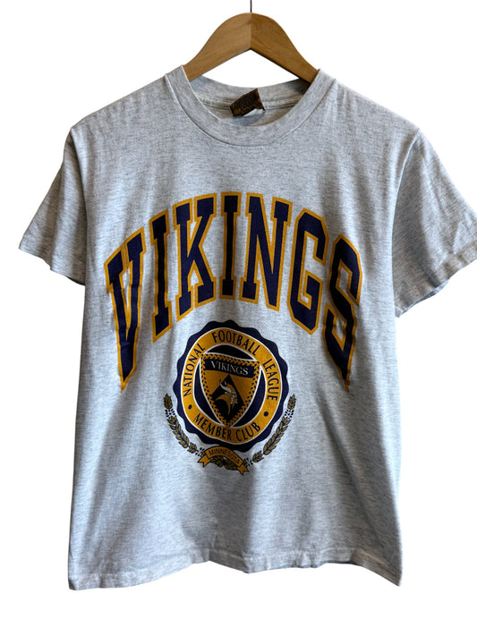 Vintage 90's Nutmeg Minnesota Vikings NFL Crest Logo Tee Size Medium