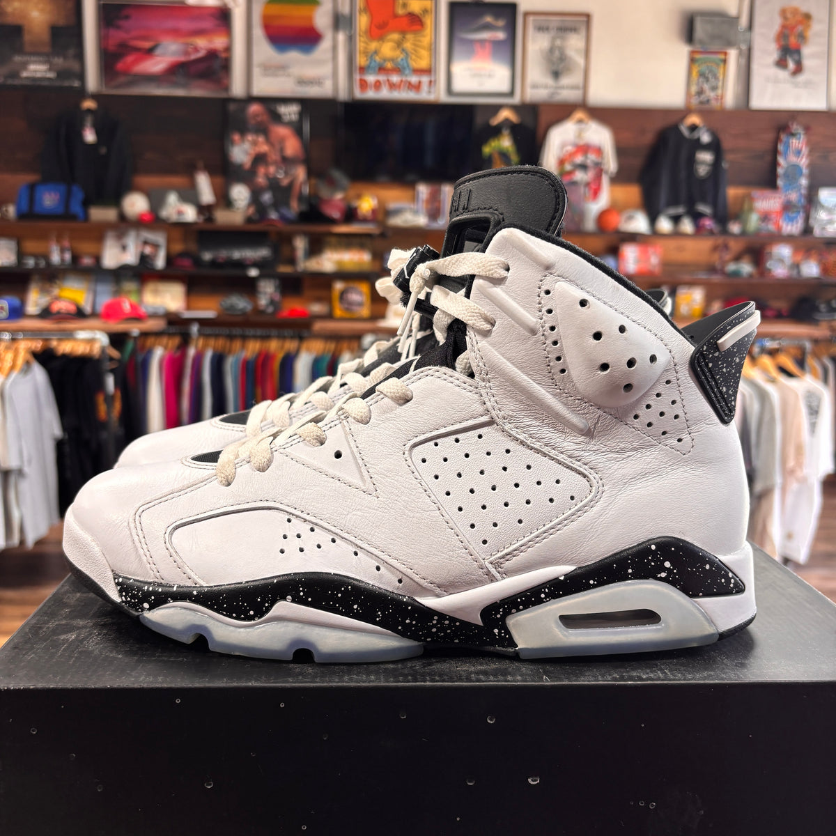 Jordan 6 'Reverse Oreo' Size 10.5