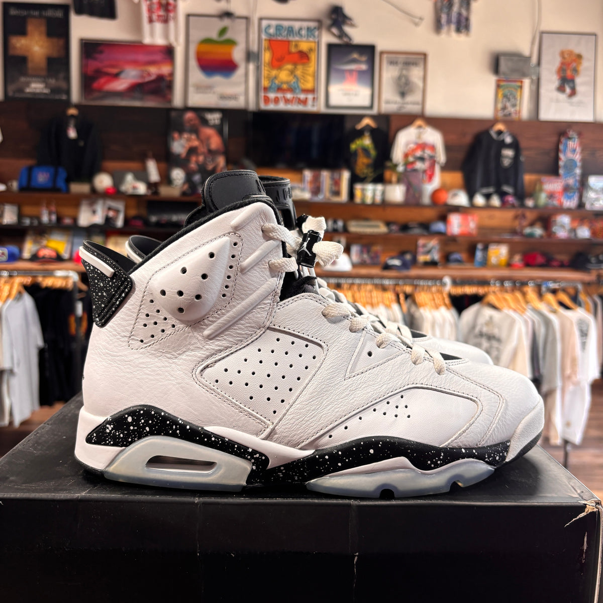 Jordan 6 'Reverse Oreo' Size 10.5