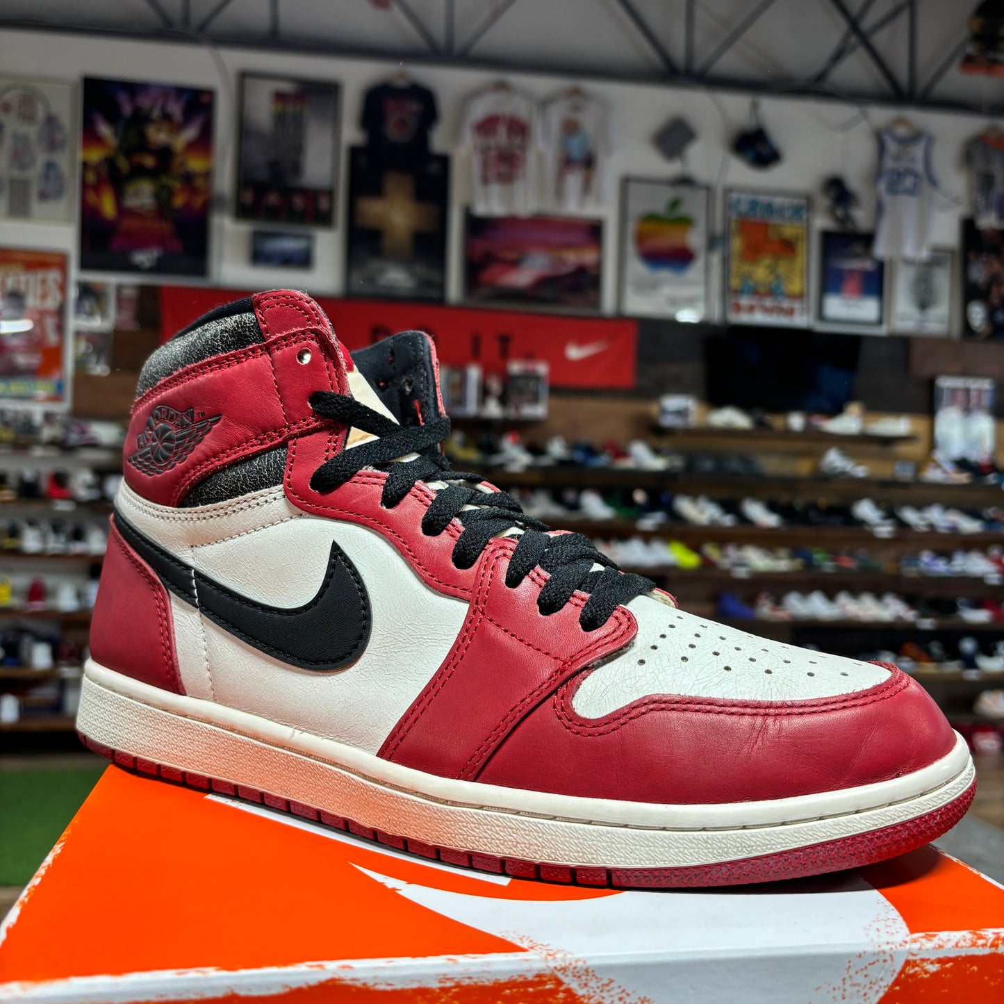 Jordan 1 'Lost and Found' Size 10.5