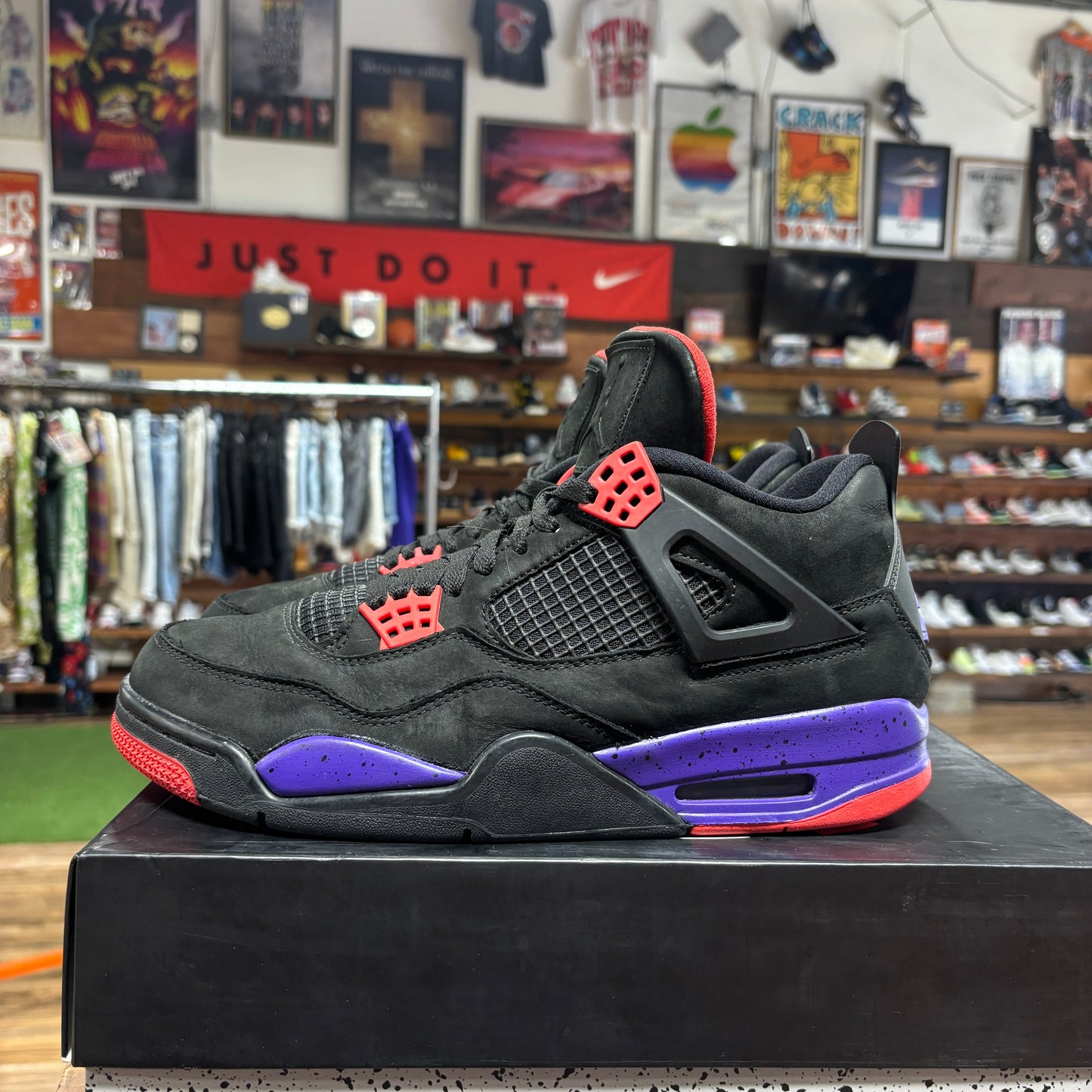 Jordan 4 'Raptors' Size 10.5