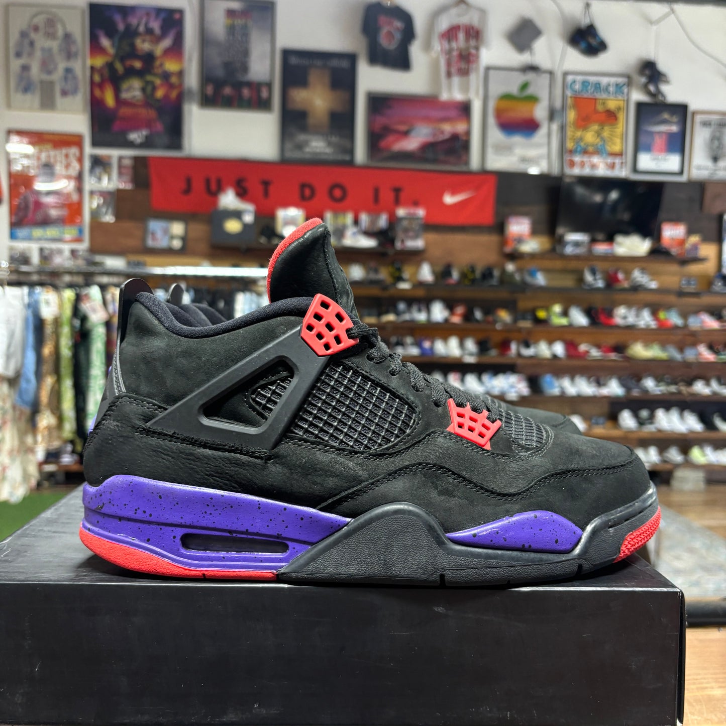 Jordan 4 'Raptors' Size 10.5