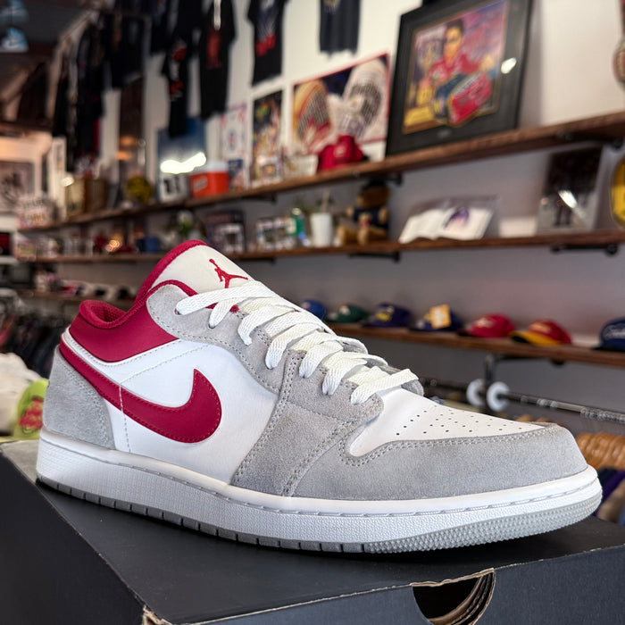 Jordan 1 Low 'Light Smoke Grey Gym Red' Size 11.5