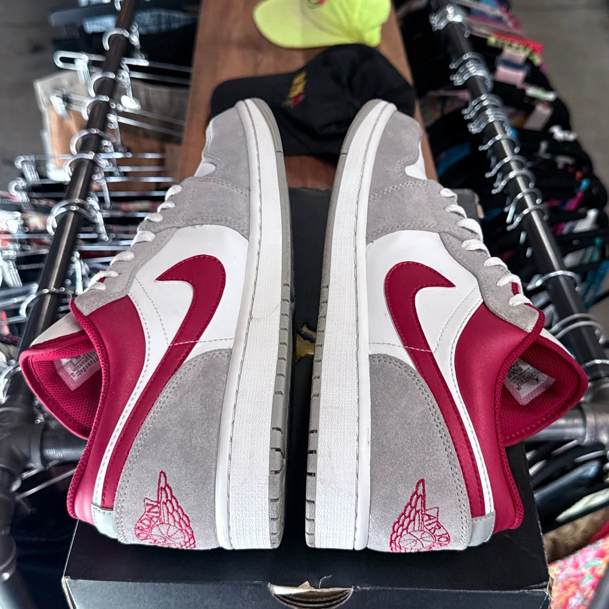 Jordan 1 Low 'Light Smoke Grey Gym Red' Size 11.5