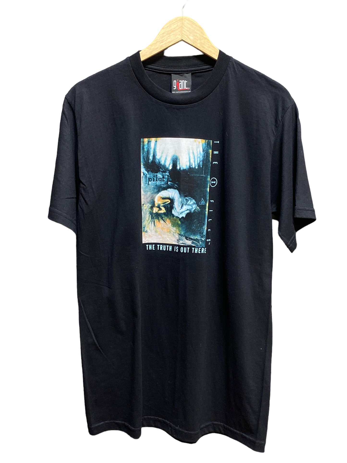 2001 Giant X-Files Truth is Out There Promo Tee Size Medium
