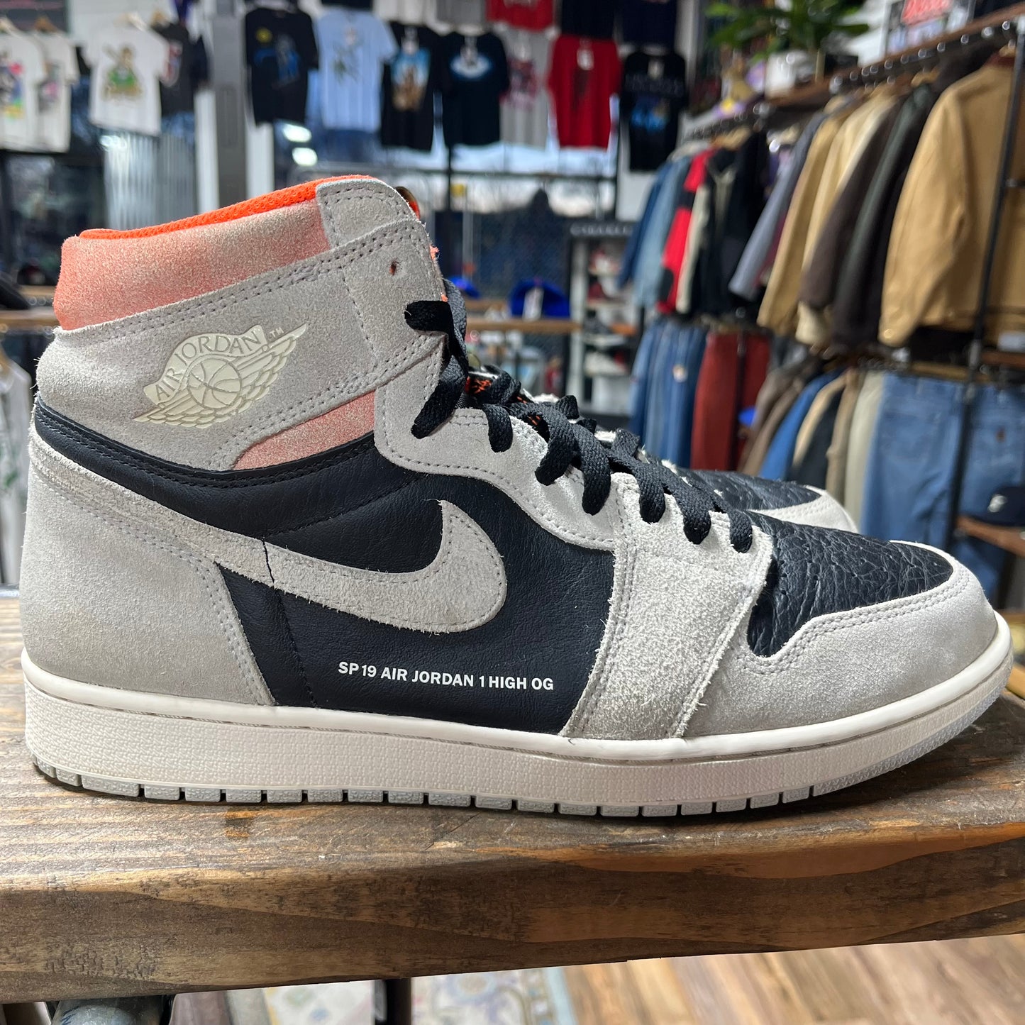 Jordan 1 'Neutral Gray Hyper Crimson' Size 12